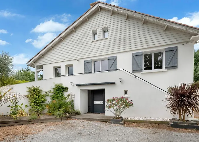 - Magnifique Maison Avec Piscine - 8 Pers בית נופש *