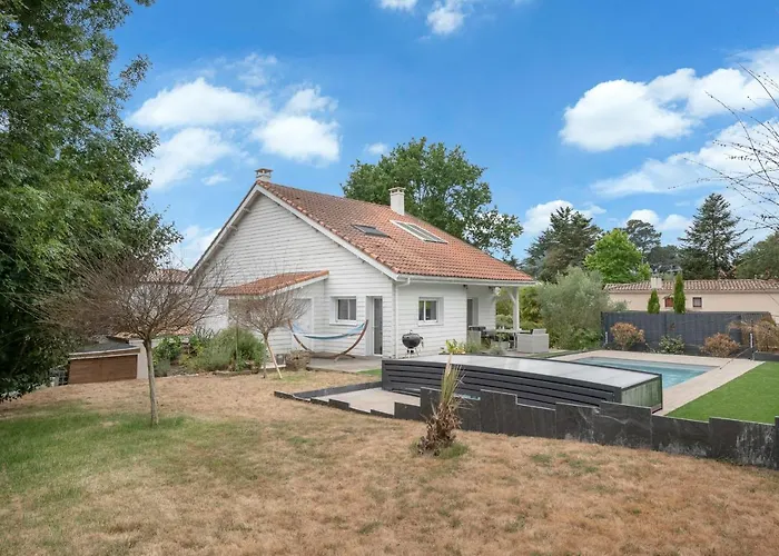 - Magnifique Maison Avec Piscine - 8 Pers בית נופש