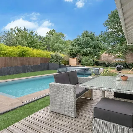 Hébergement de vacances - Magnifique Maison Avec Piscine - 8 Pers *