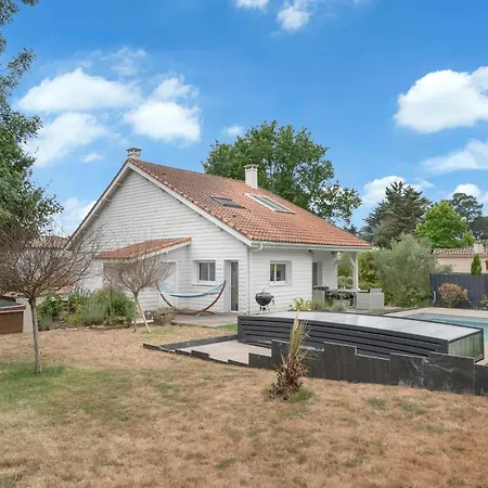 - Magnifique Maison Avec Piscine - 8 Pers 펜션