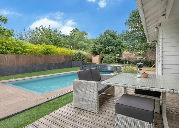 Holiday home - Magnifique Maison Avec Piscine - 8 Pers *